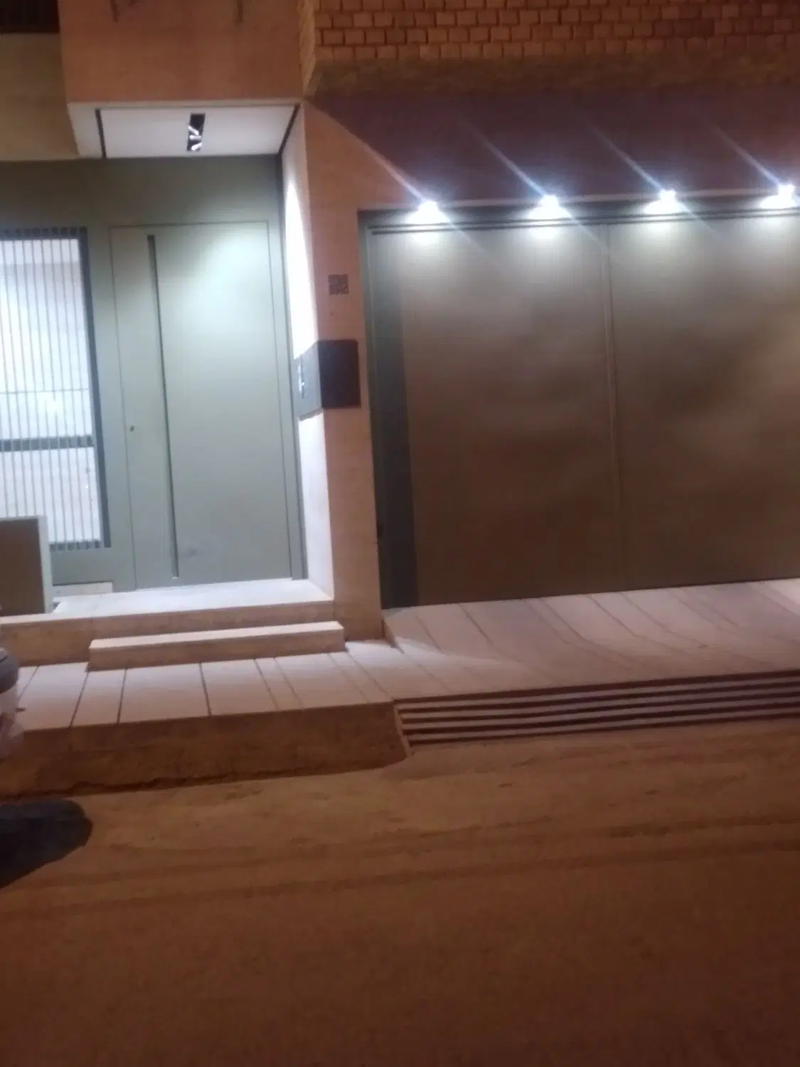 اجاره ۱۷۰ متری تک واحدی نوساز مبارزان  شیک