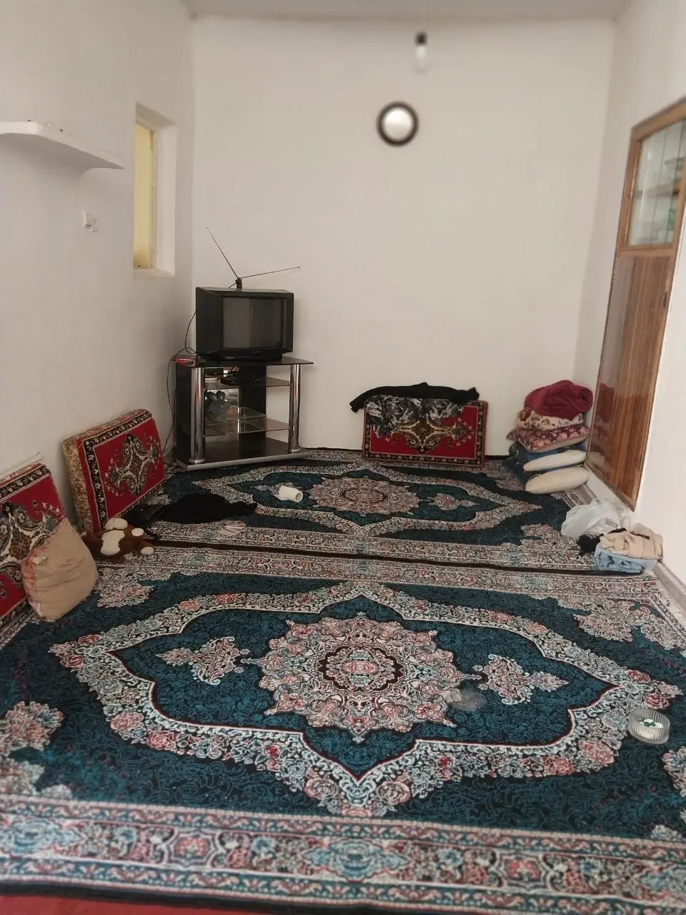 خانه انتهای فرح بالاتر از کبابی شاه محمد