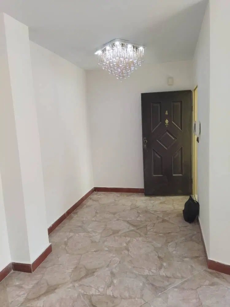 واحد ۶۲متری اوایل شاهد غربی رو بنما