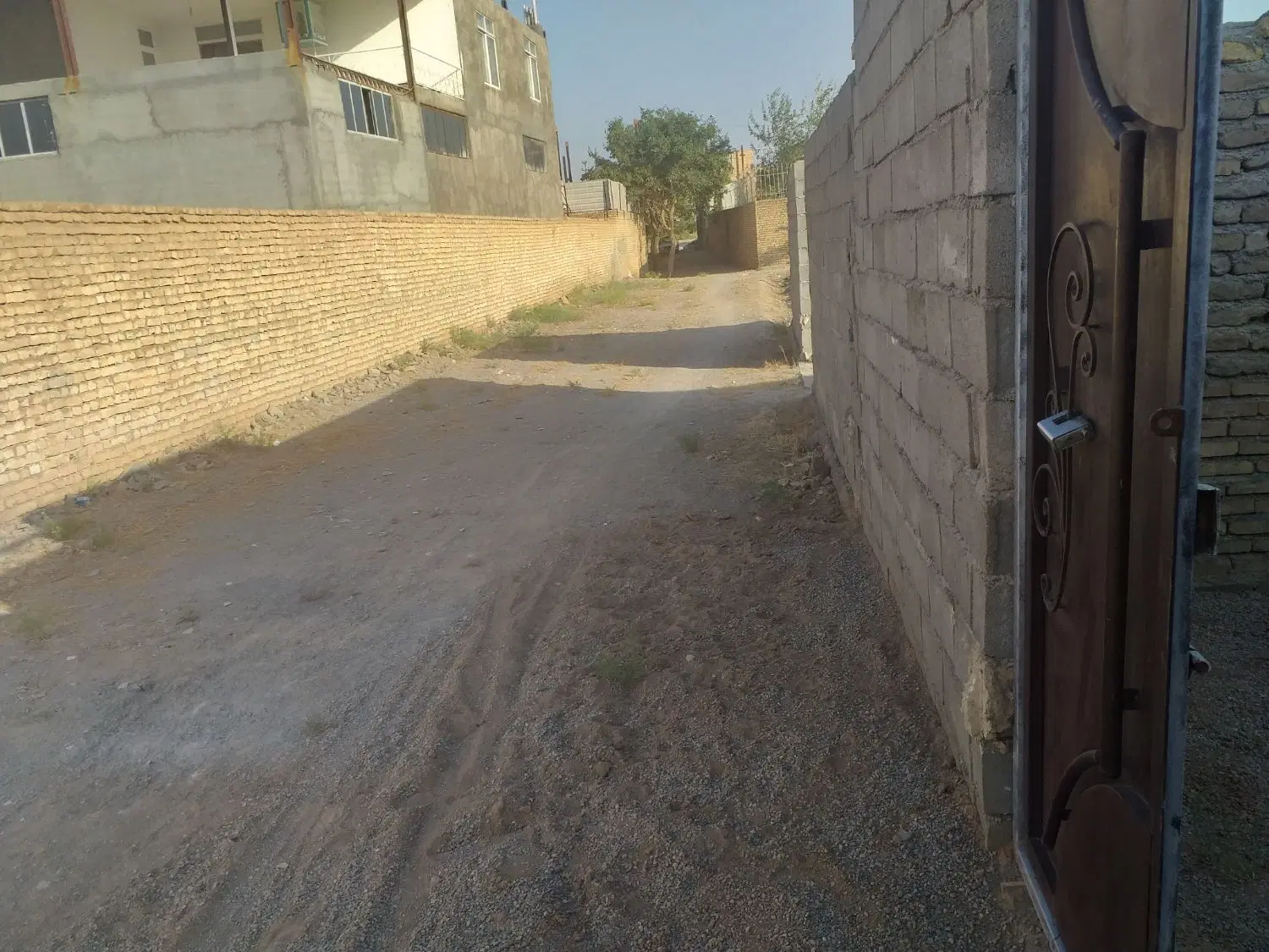 خانه در مرحله خاک گچ