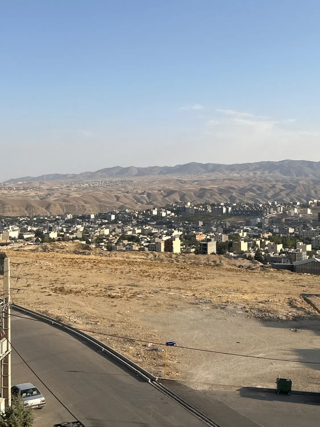 زمین فروشی