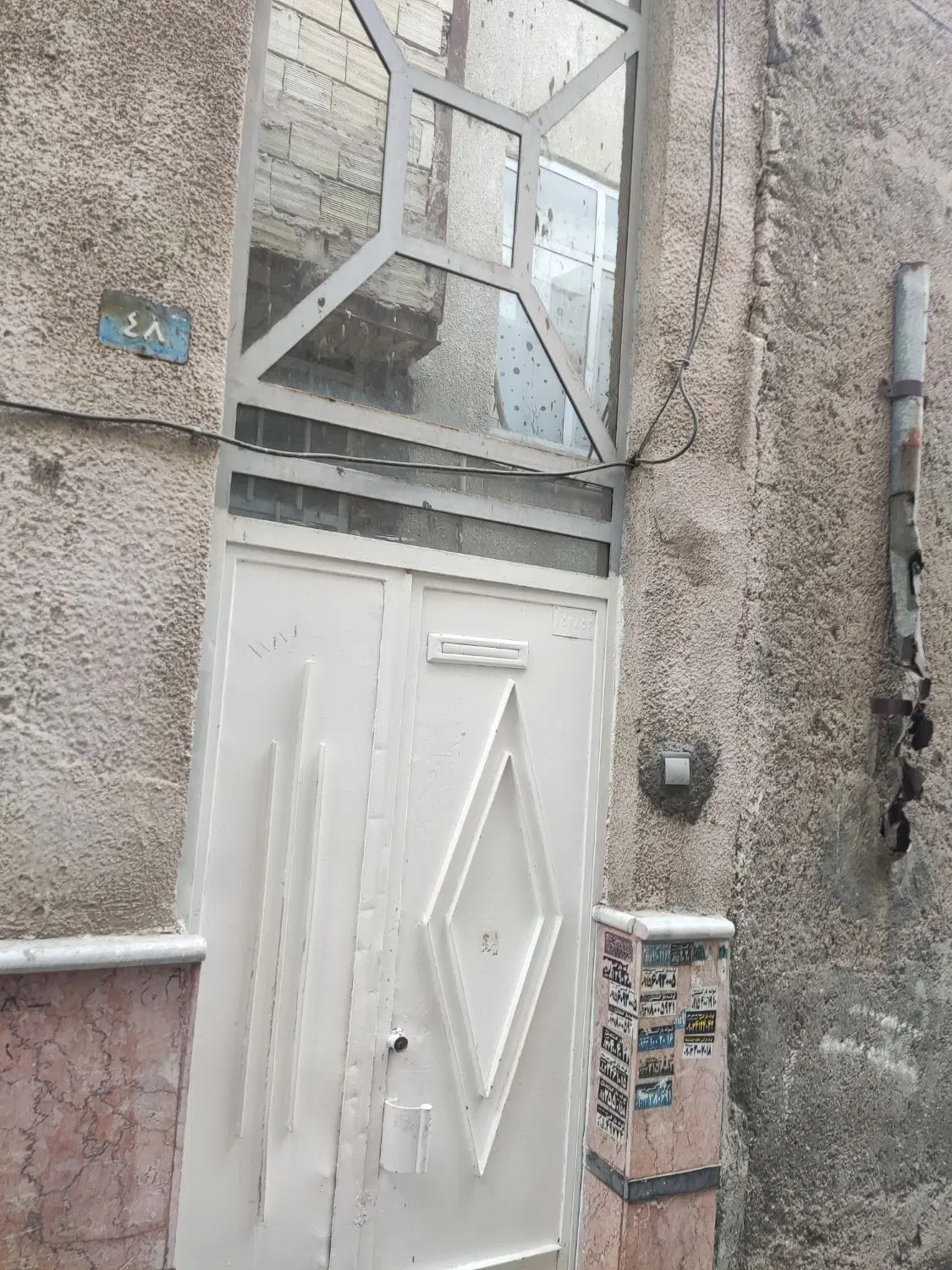 خانه دو طبقه هر طبقه ۶۰ متر را جدا