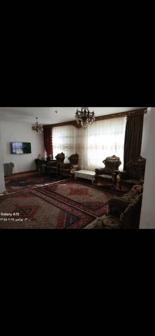 واحد ۸۰ متری برخیابان نیایش