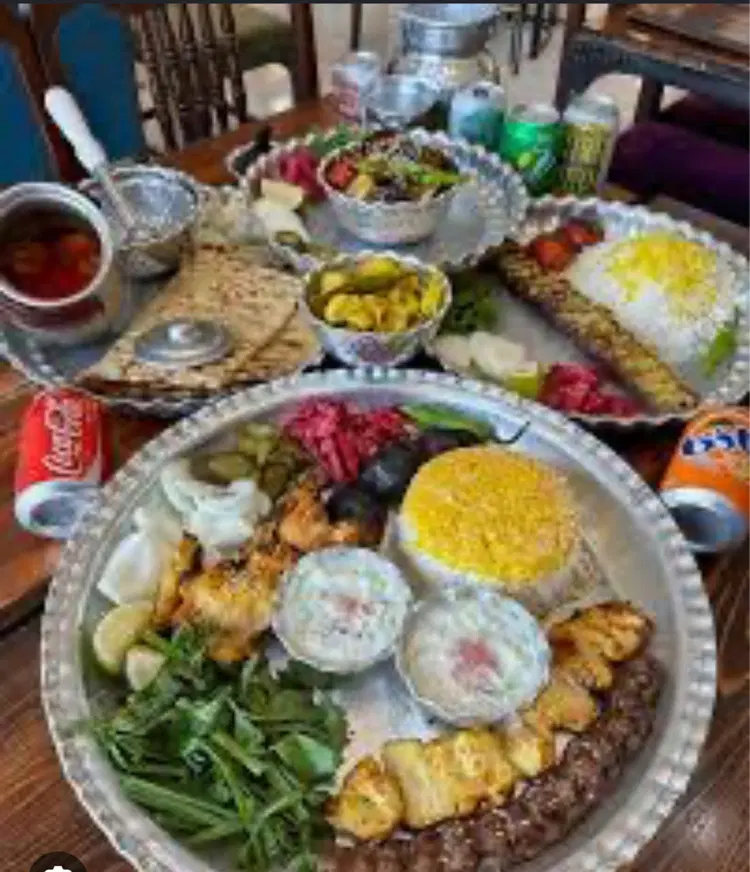 ۹۰متر مغازه با لوازم کبابی و جیگرکی برند
