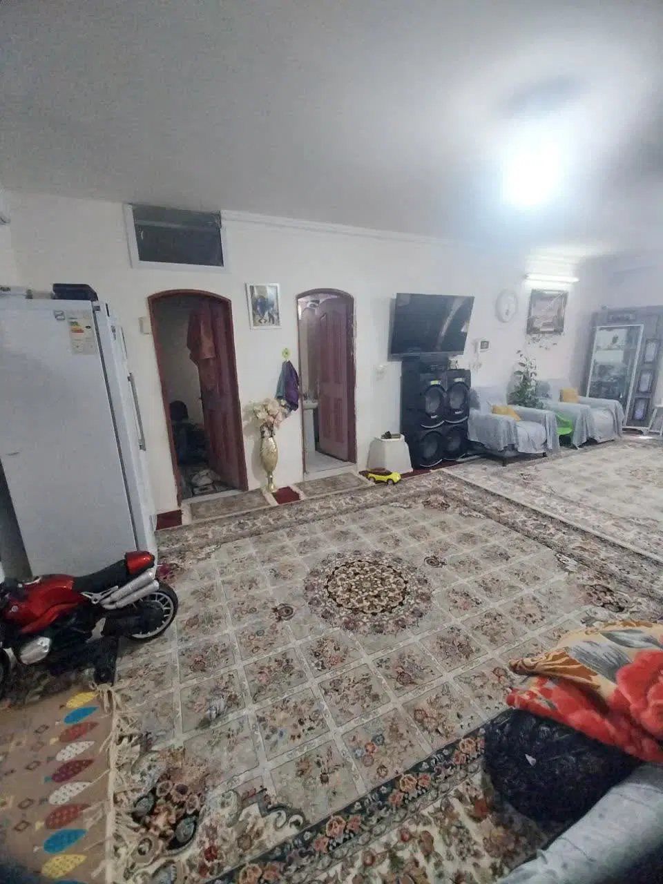 همکف۲خواب.حاشیه ستایش