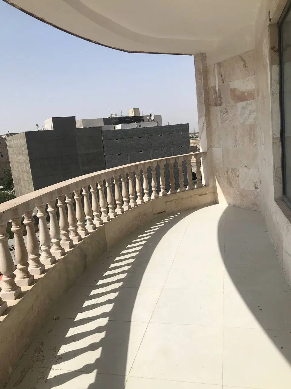 آپارتمان ۱۷۵ متری سه خواب تاپ لوکیشن