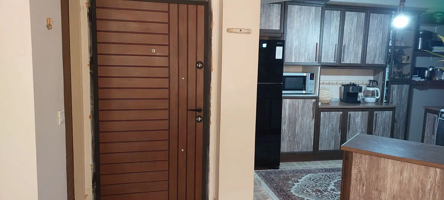 آپارتمان ۱۰۰متری مرکز شهر طبقه دوم