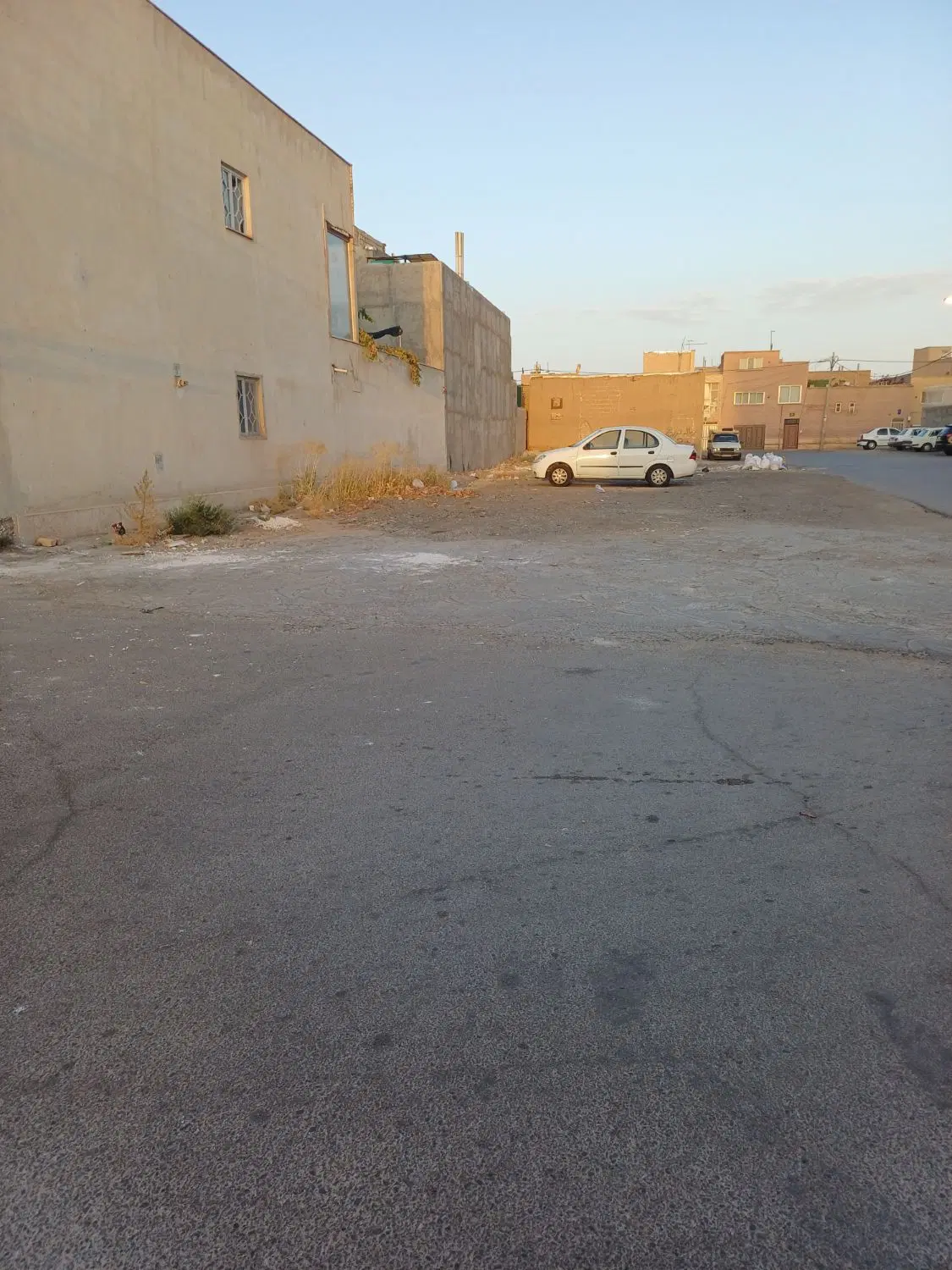 زمین فروشی