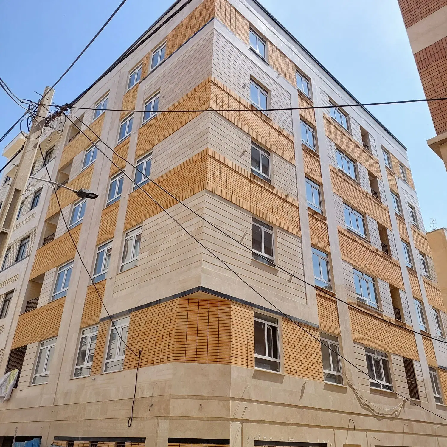 آپارتمان ۹۲ متری خوش نقشه خیابان خواجه نظام