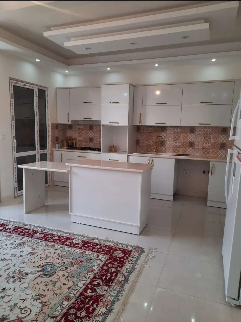 واحد ۹۰ متری فول امکانات 1500ماهی 3 بعثت معلم