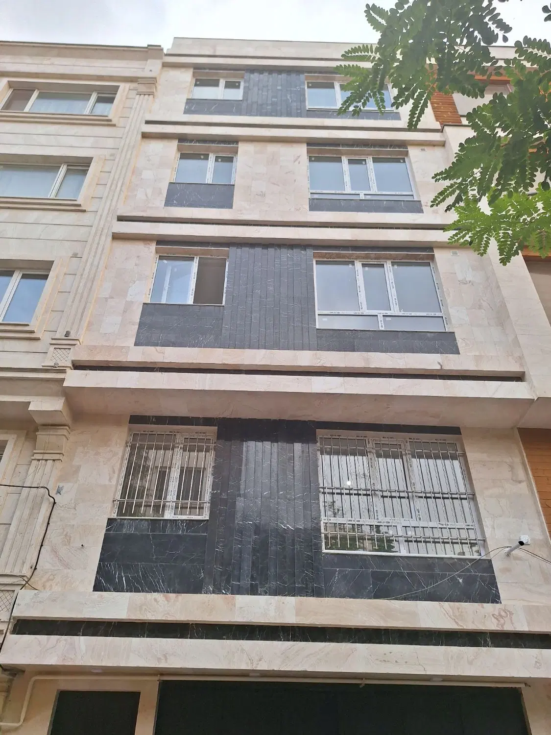 فروش آپارتمان نوساز (املاک ایرانشهر )
