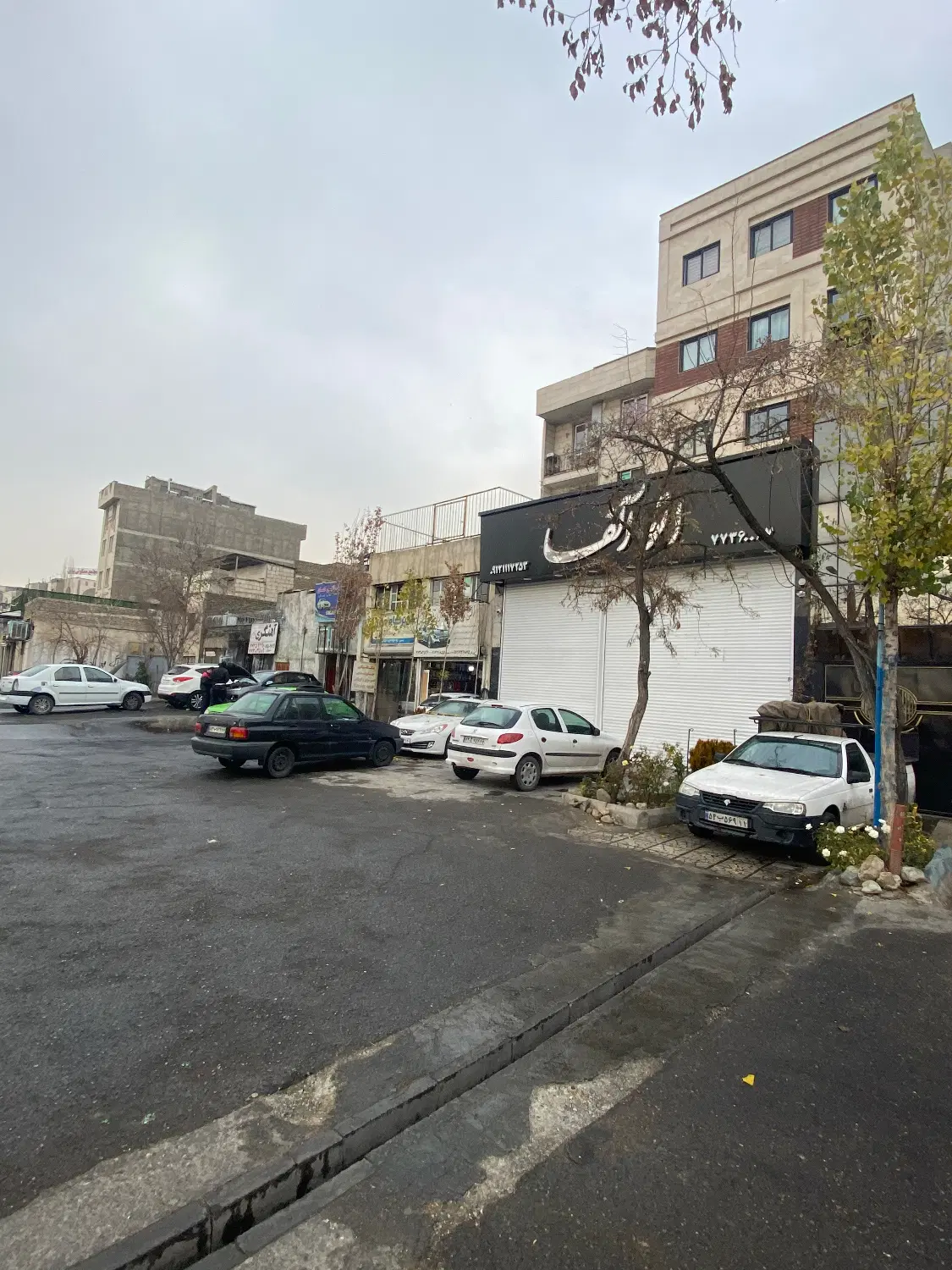 مغازه ۲۰۰متر