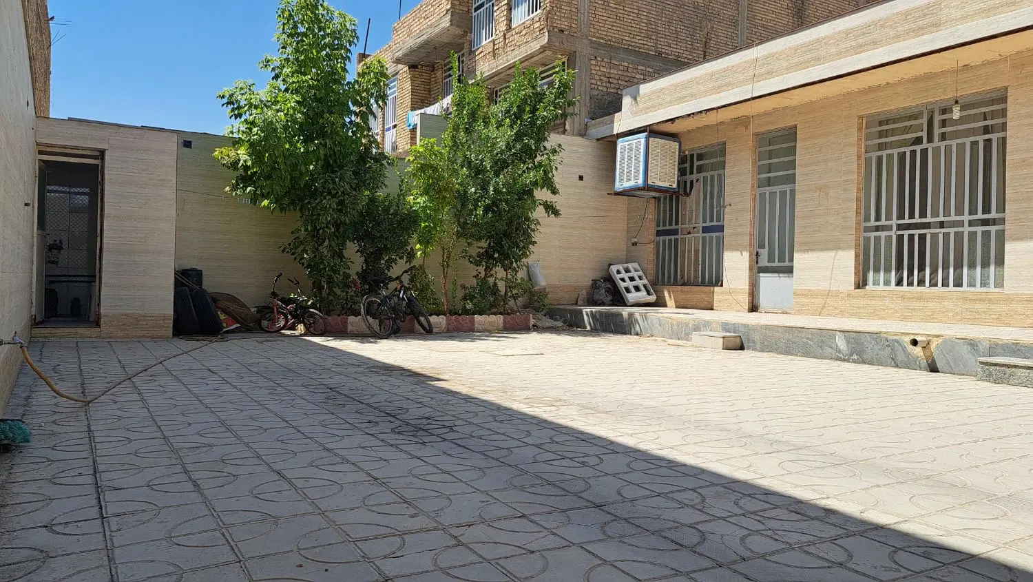 فروش منزل ویلائی مرودشت 322 متر سند تک برگ
