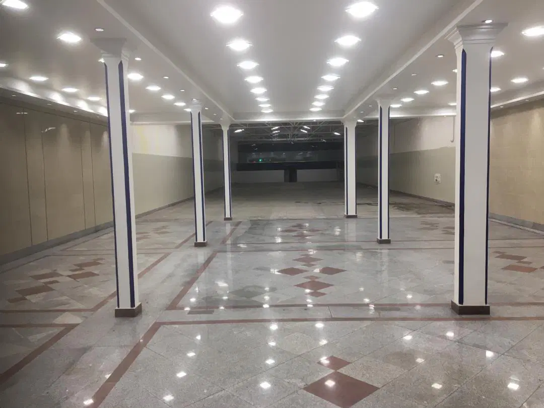 ۵۳۰ مترتجاری برفرجام مناسب برندها و نمایشگاه خودرو
