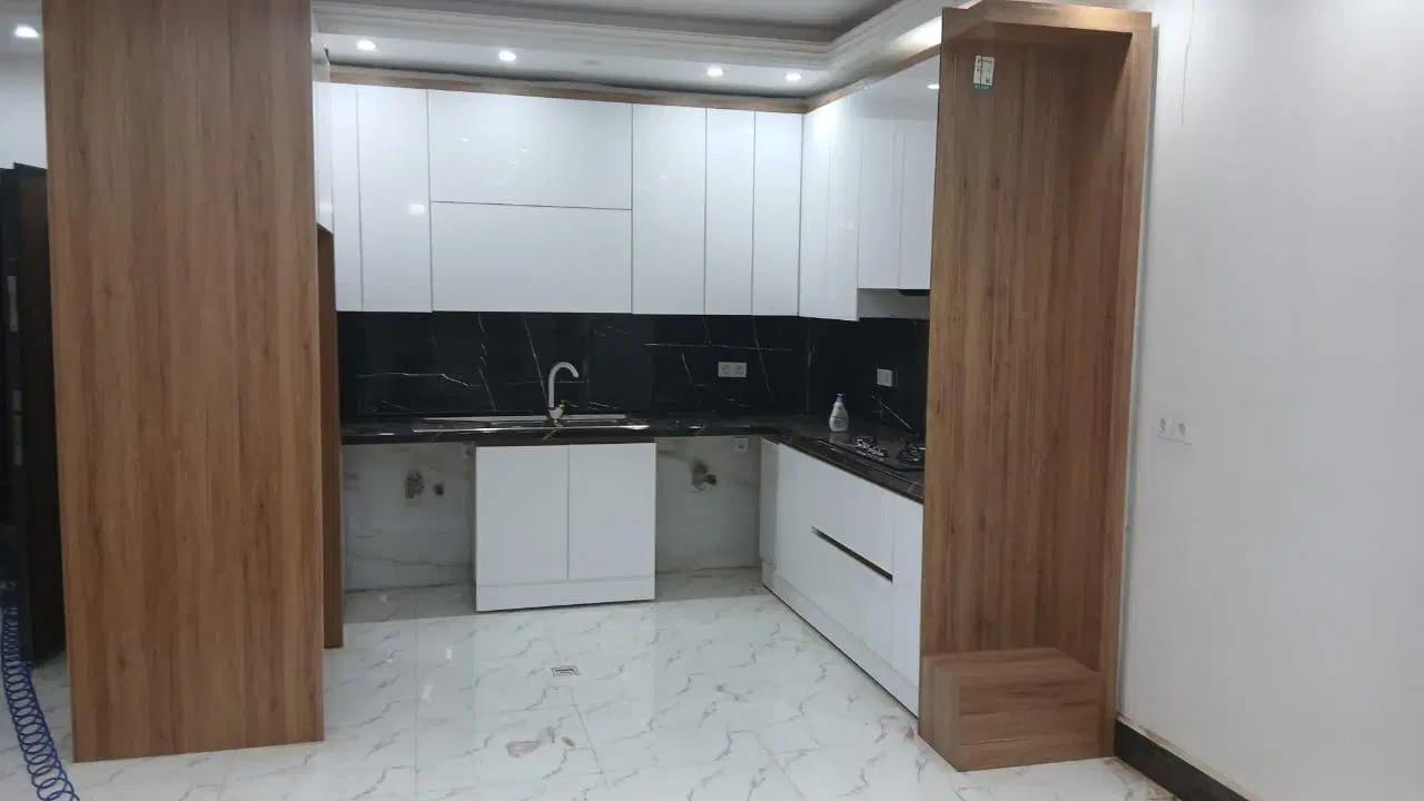 آپارتمان ۴ واحدی خیابان سرباز ۹۵ متری