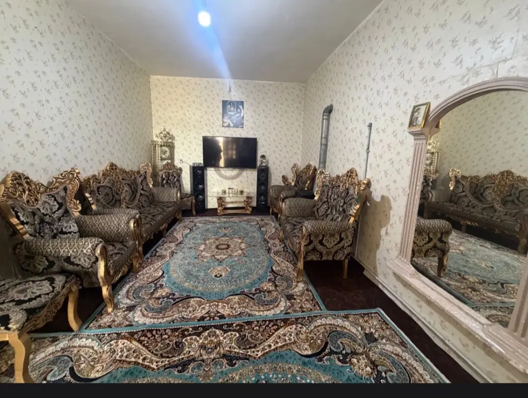 هم خونه بی حاشیه
