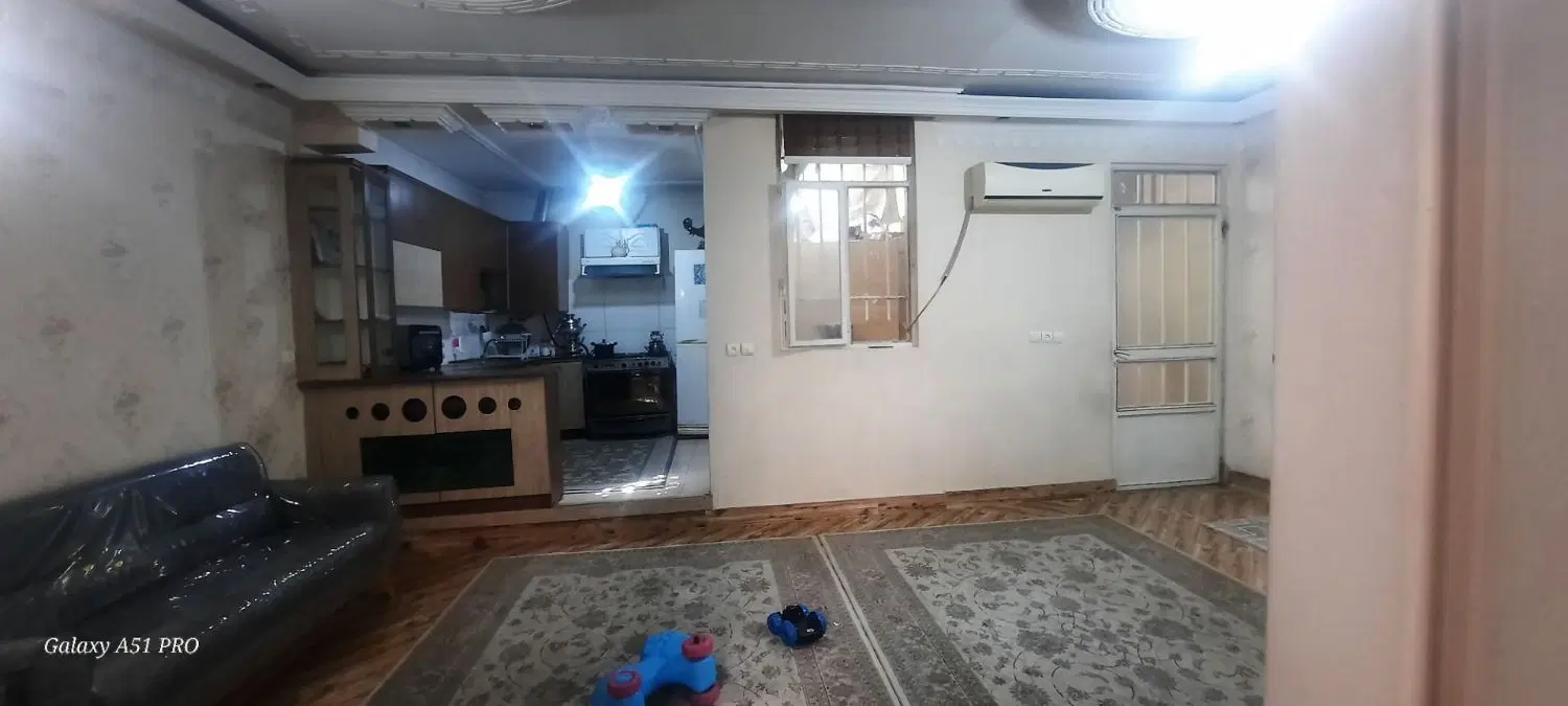 ۸۵متری دوخواب طبقه سوم روی همکف