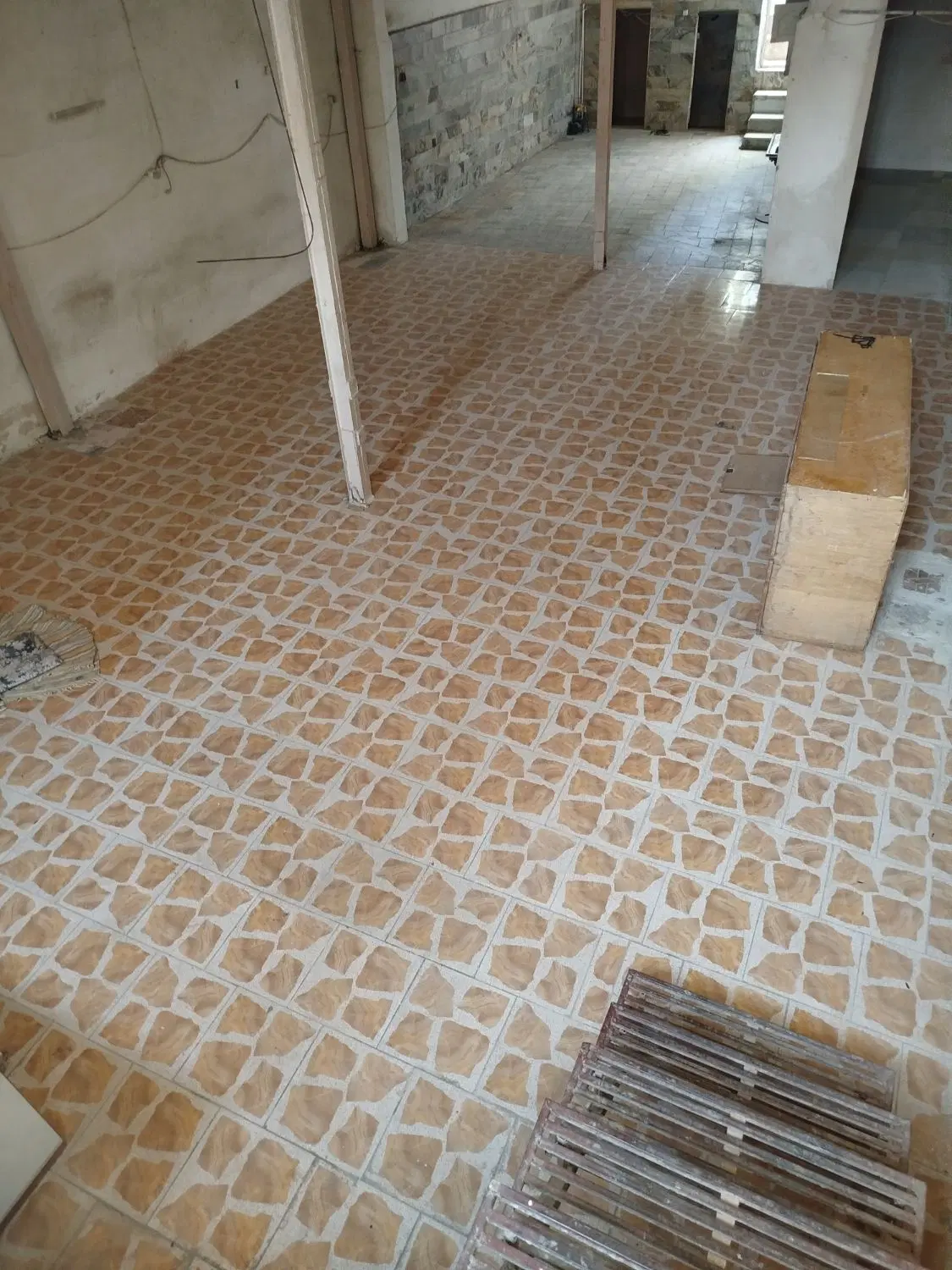 نیمه زیر زمین ۱۳۰ متری