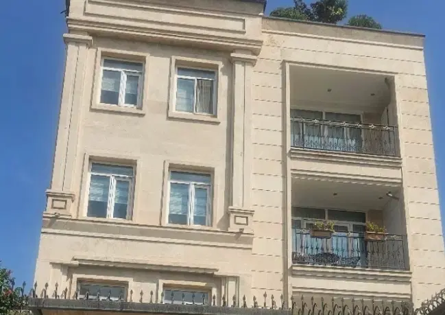 همخانه . بی حاشیه‌ .خانوم