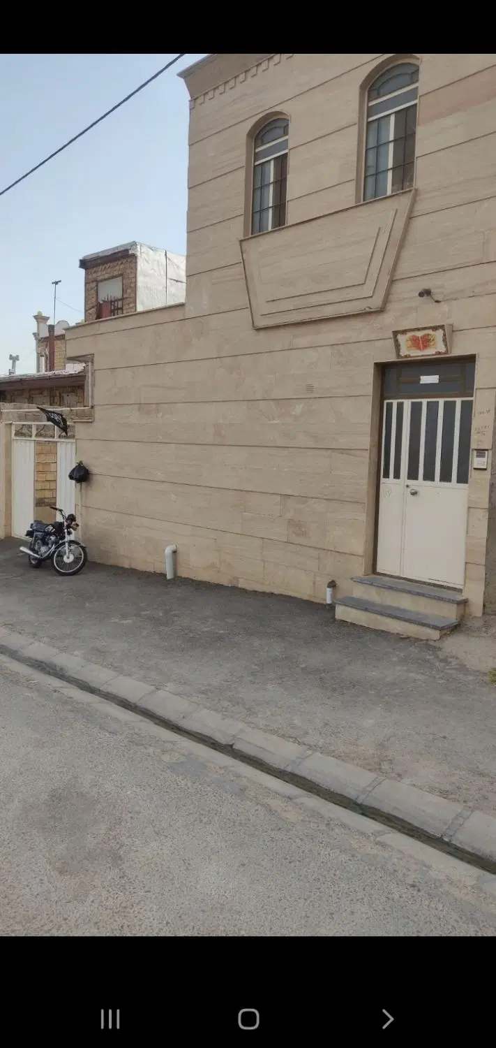 خانه مسکونی  ازناو