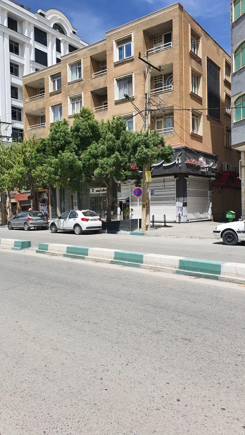آپارتمان فروشی ابتدای کسری بر خیابان
