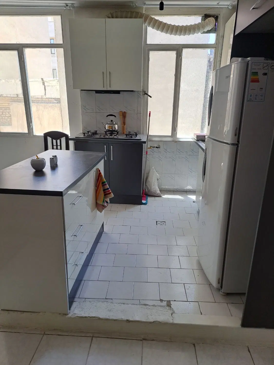 پلیس اجاره دار ۵۰ متر ط۲ ۱خ پارکینگ انباری تخلیه