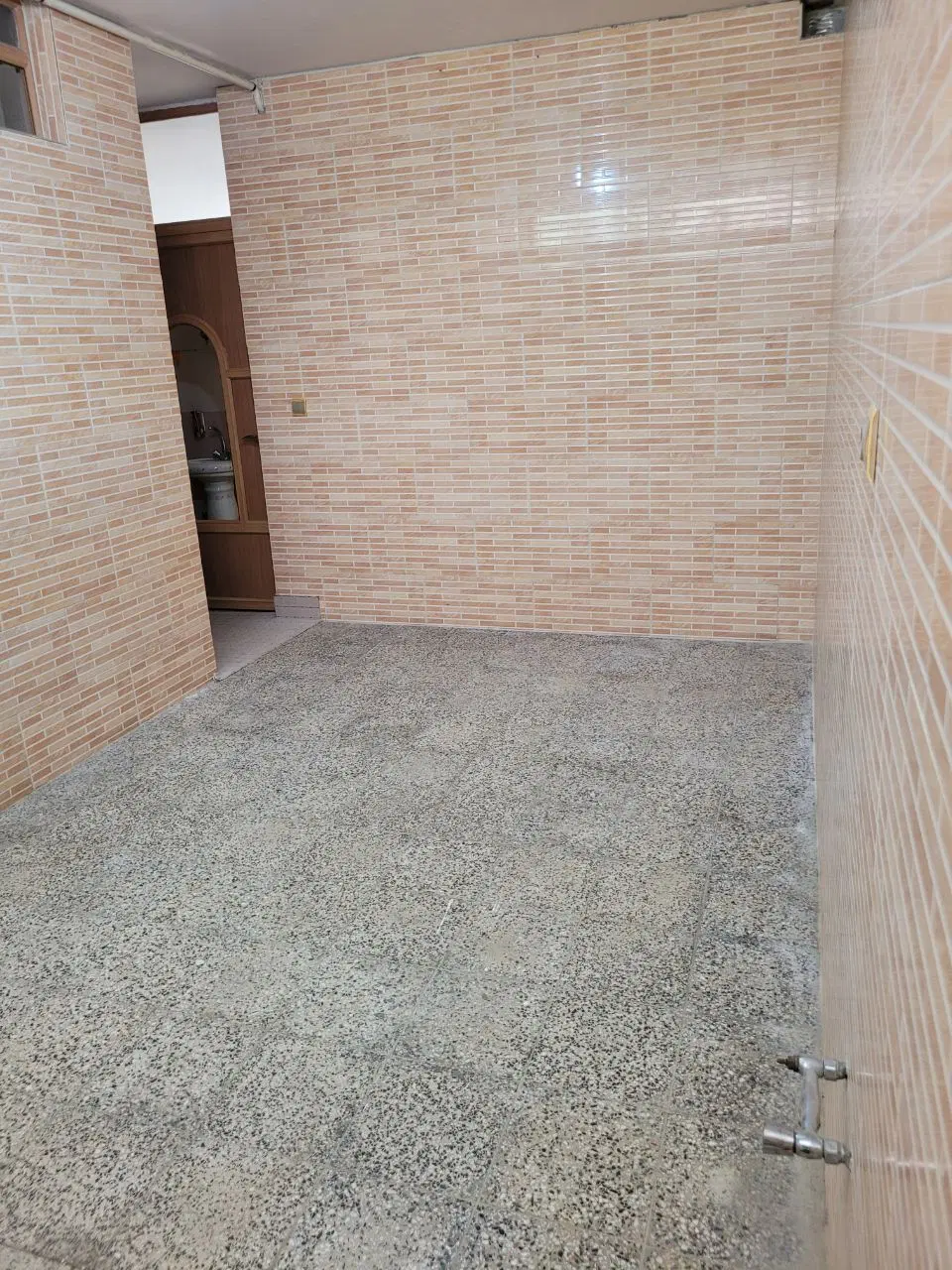 منزل مسکونی ۸۰ متری دو واحد مجزا یک خوابه