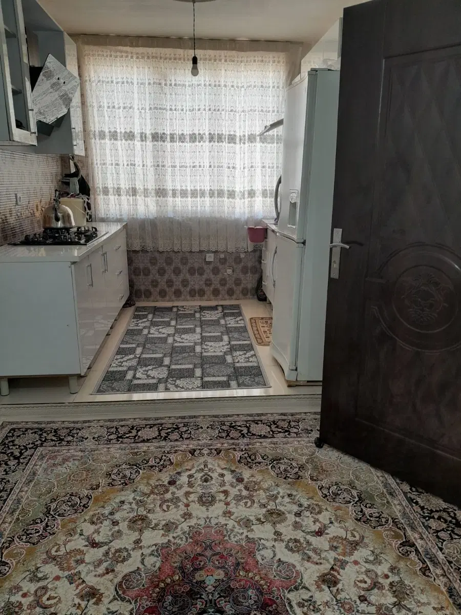 طبقه اول یک خواب میان آباد