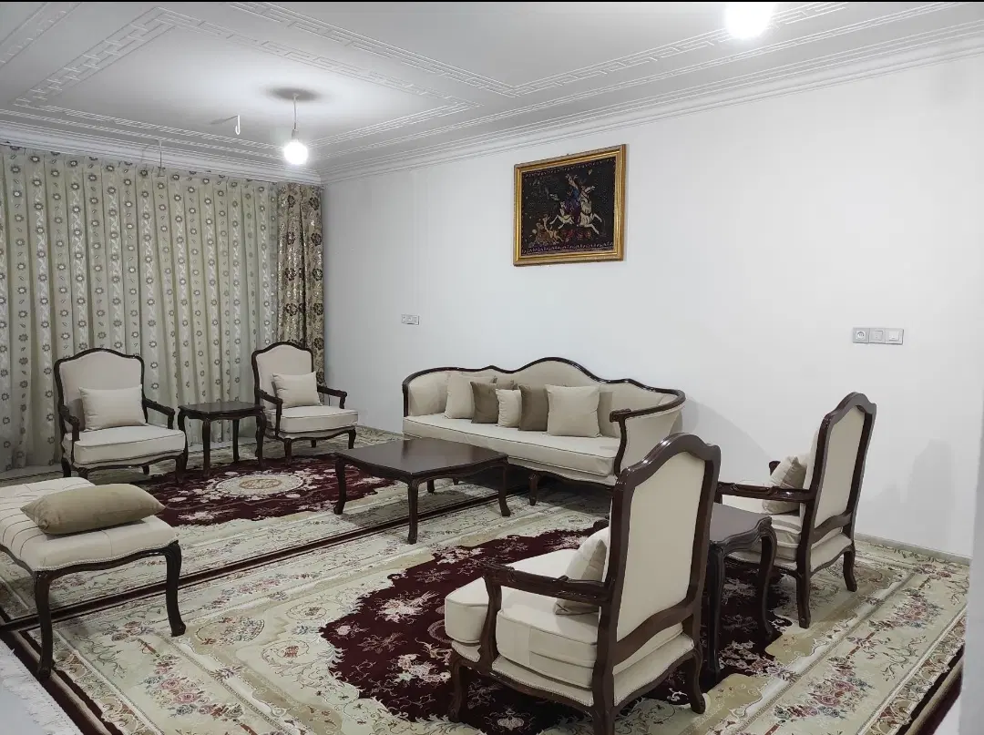 طبقه بالا بلوار دکتر صادقی خ نادری