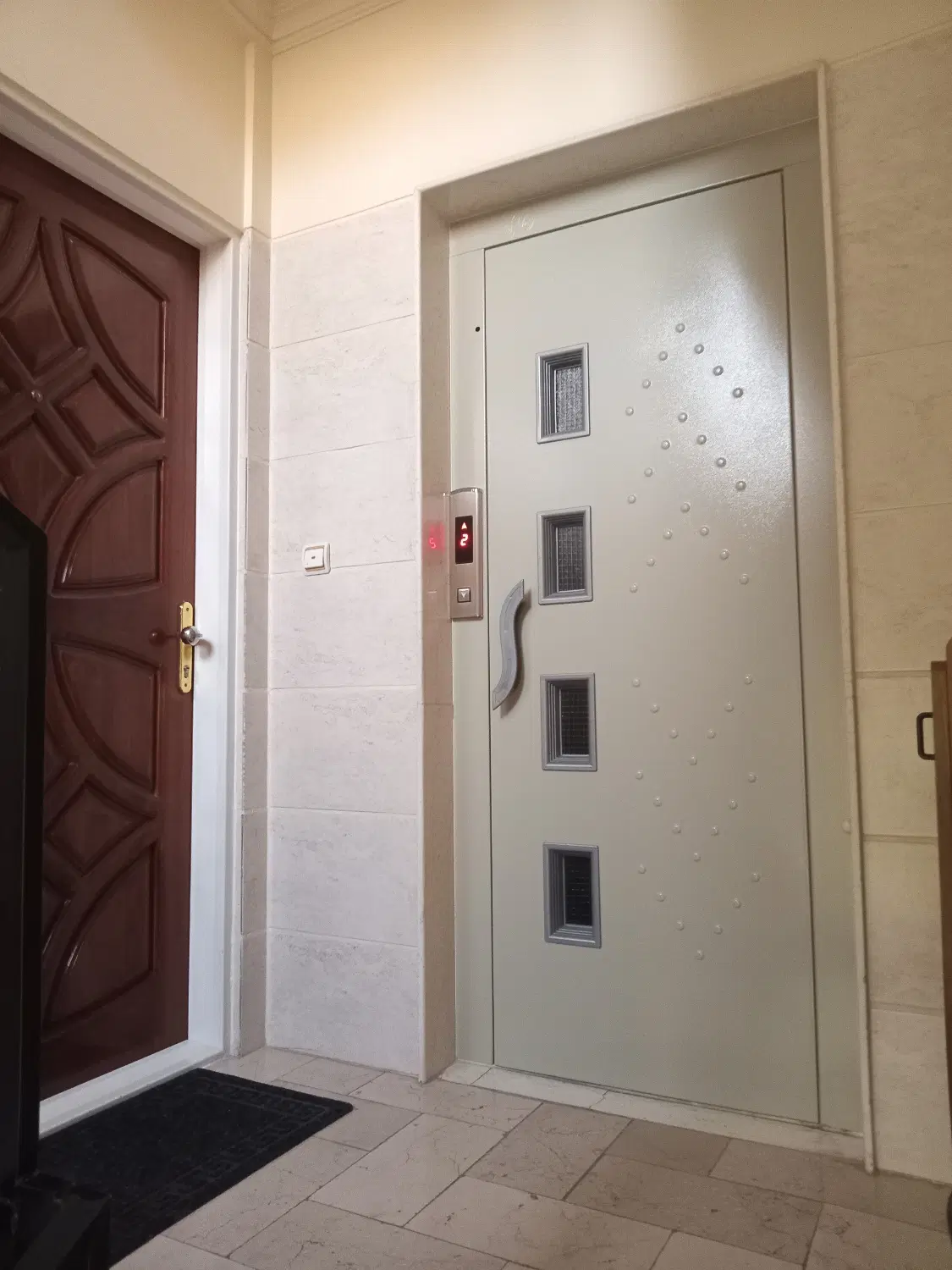 85متری تکواحدی ط2 میدان41