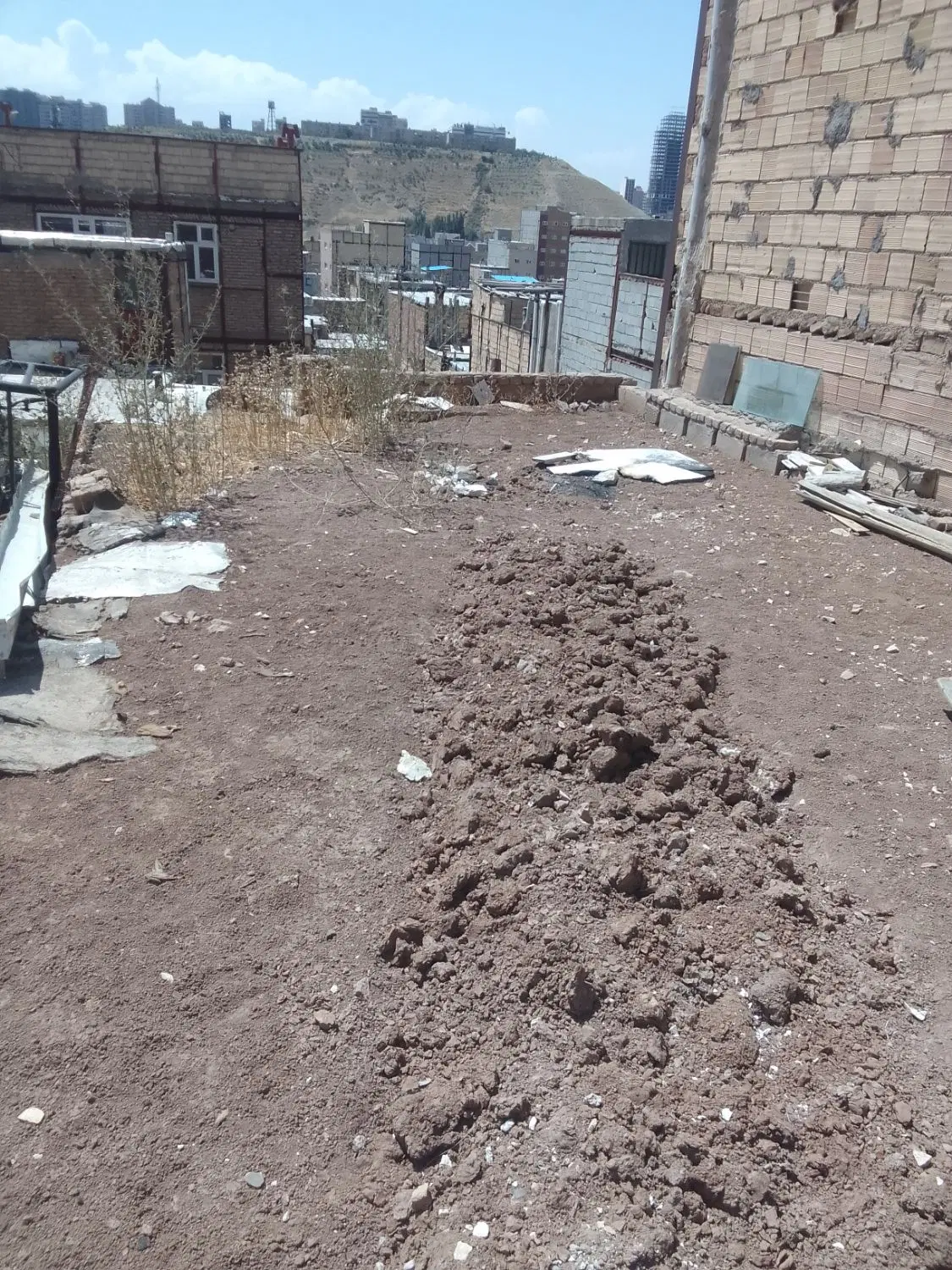 خانه کلنگی حیاط کلنگی زمین کلنگی