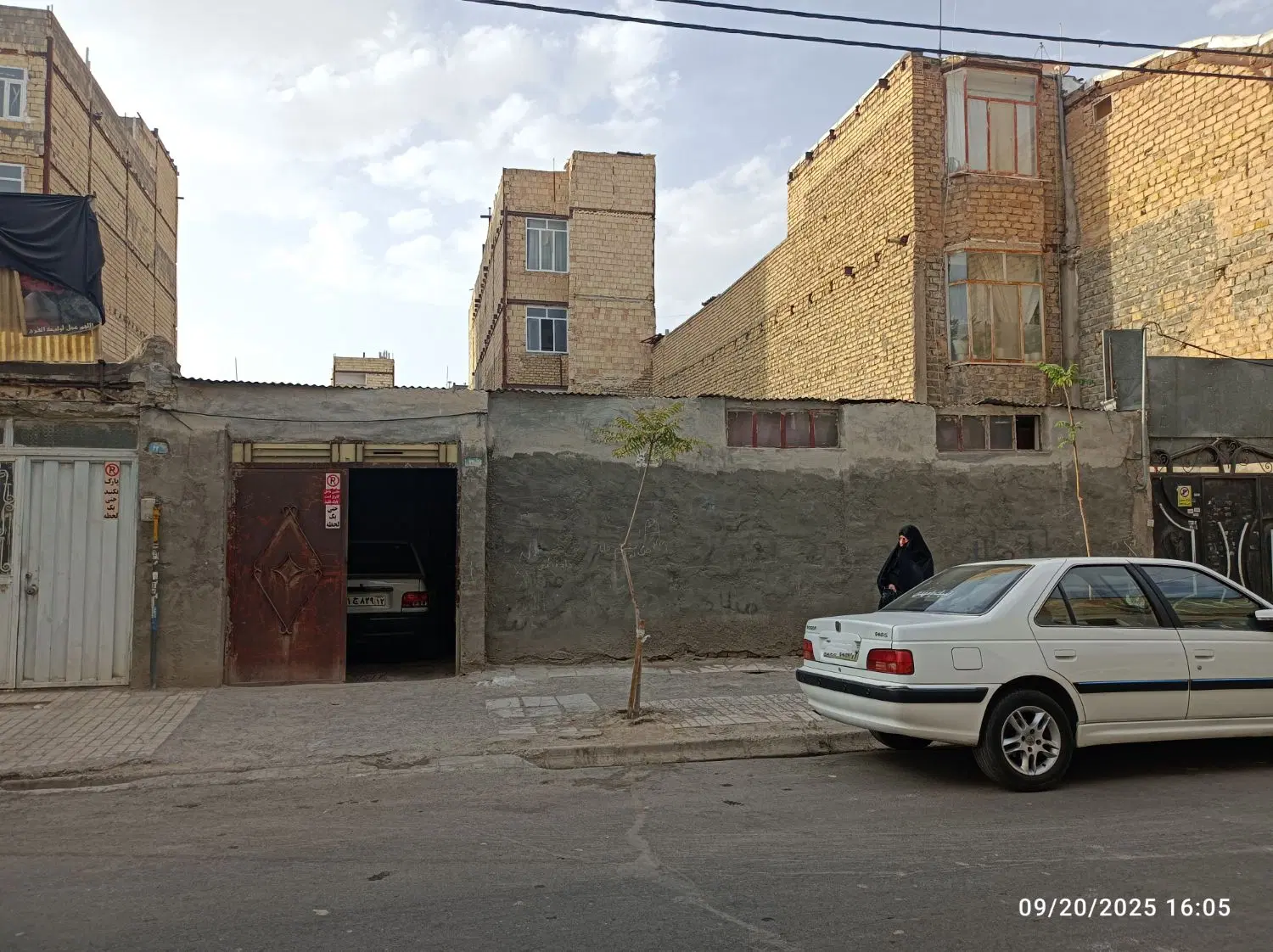 ۲۳۰ متر زمین با عرض ۱۰