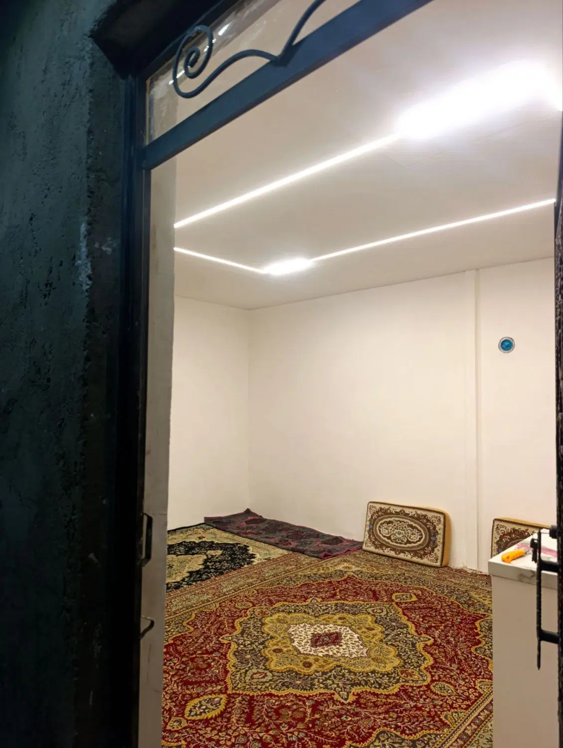 خانه باغ در اسپیران