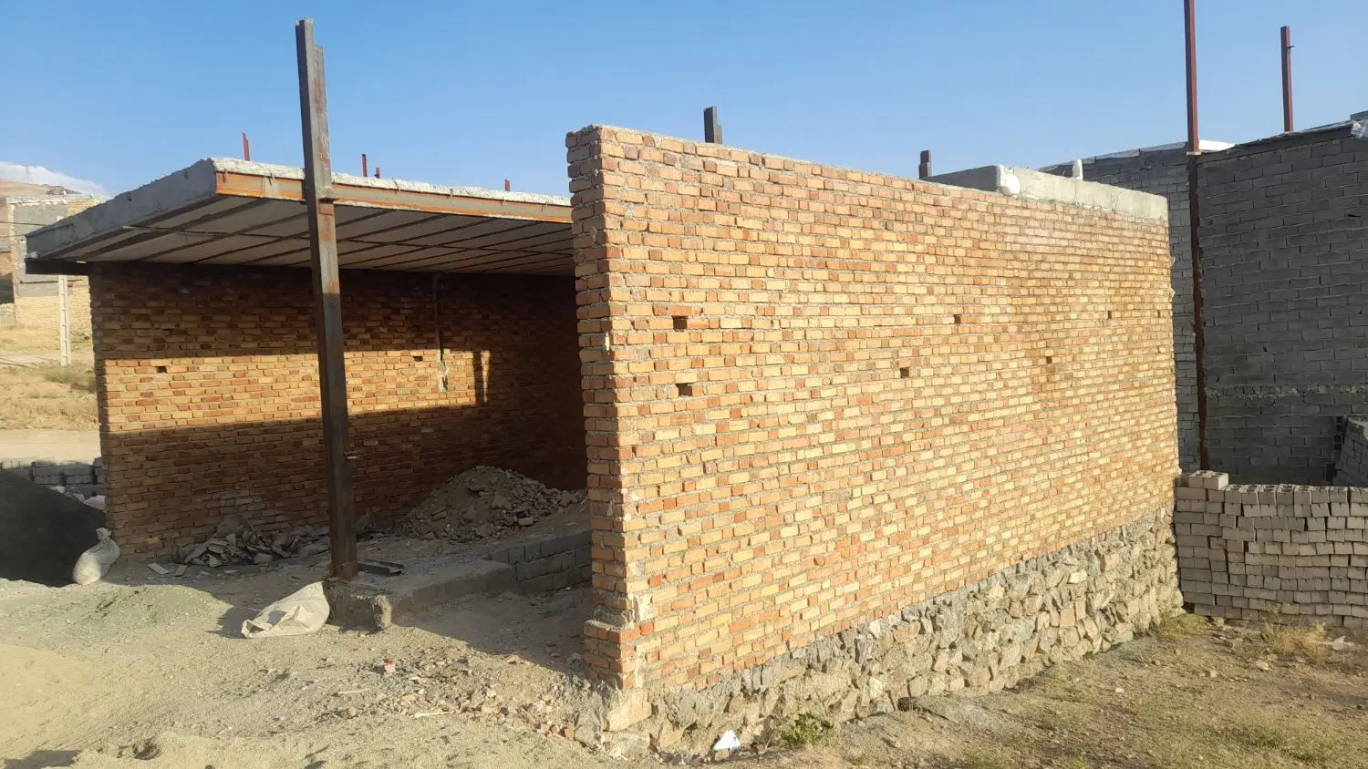 فروش خانه ی ۸۰ متری نیمه کاره