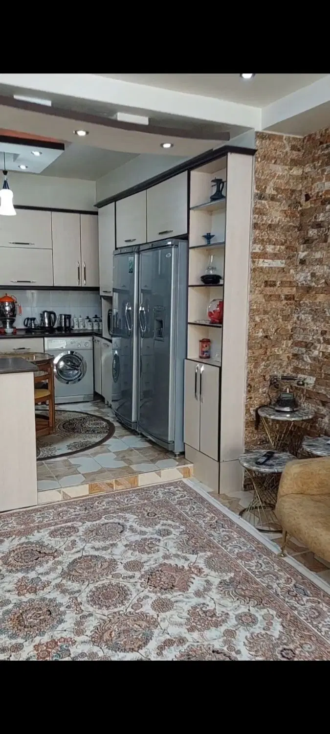 ۱۰۵ متر، چمران