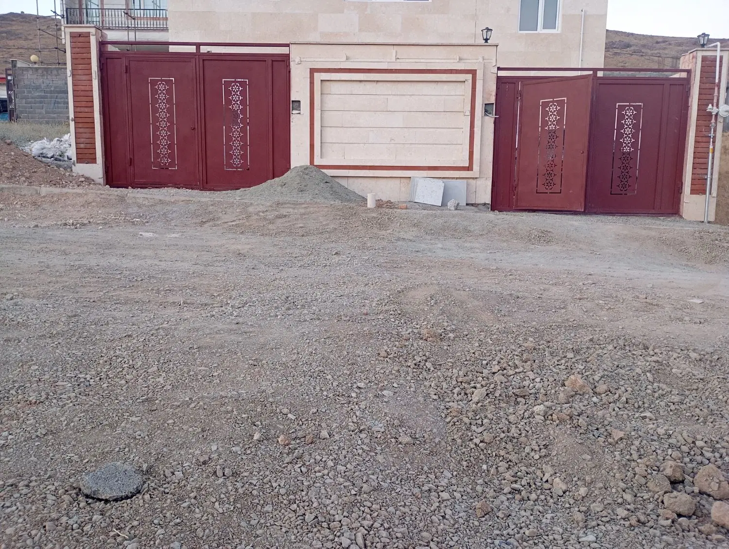 سلام خانه درقارشهرک فرهنگیان طبقه همکف می‌باشد