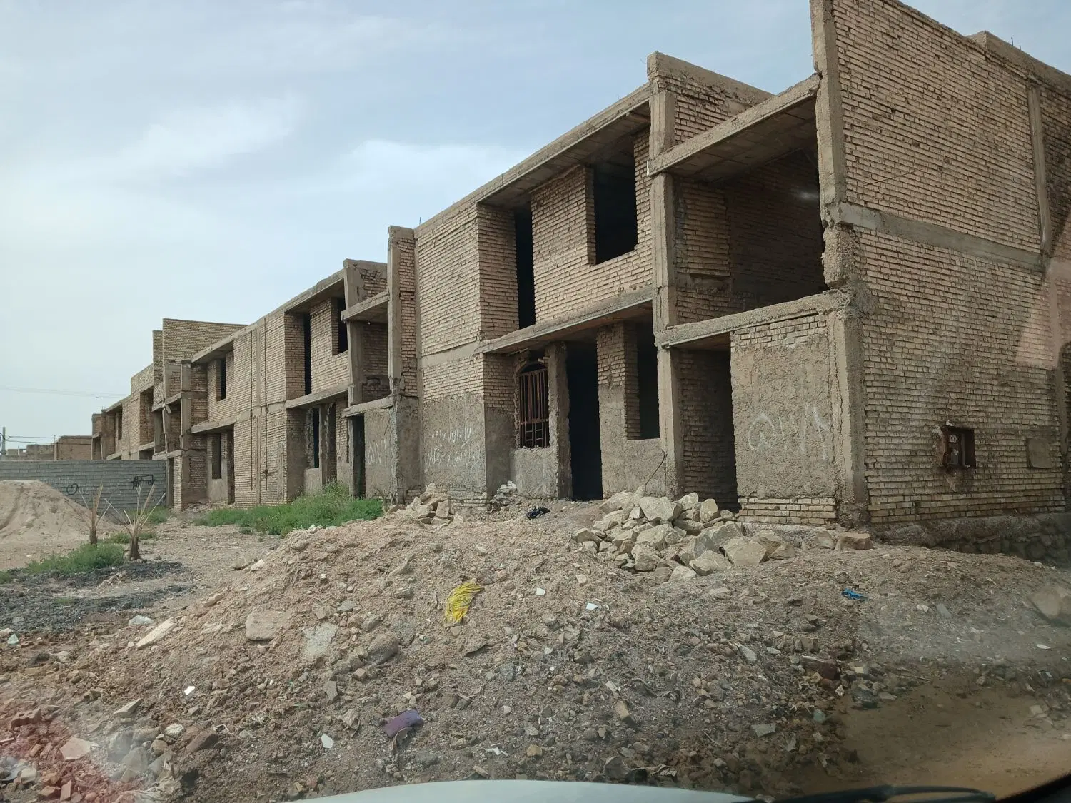 دو طبقه نیمه کاره مهدیس