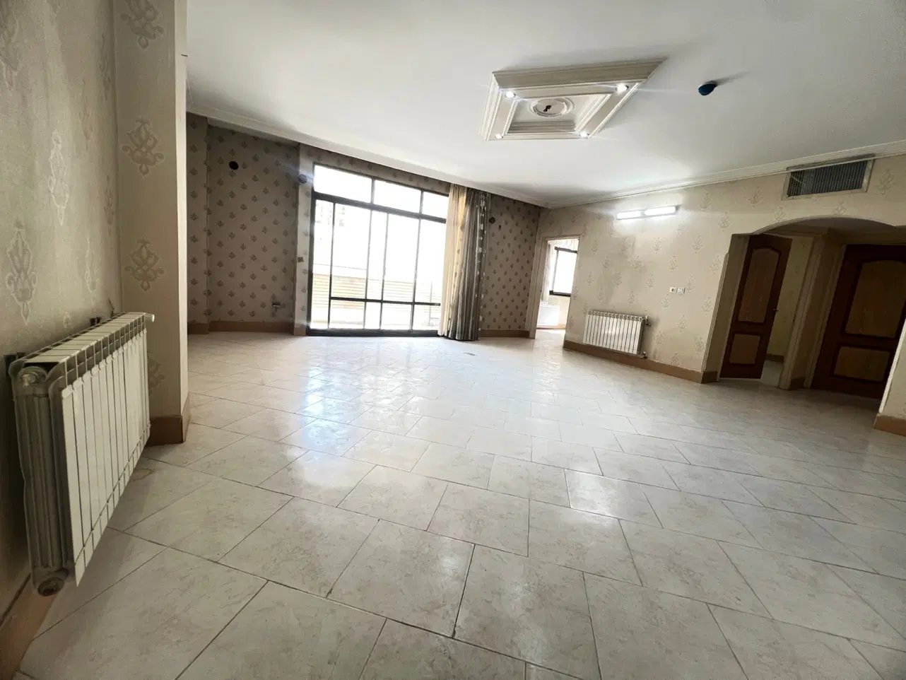 فروش اپارتمان ۳خوابه جنوبی ملک شهر