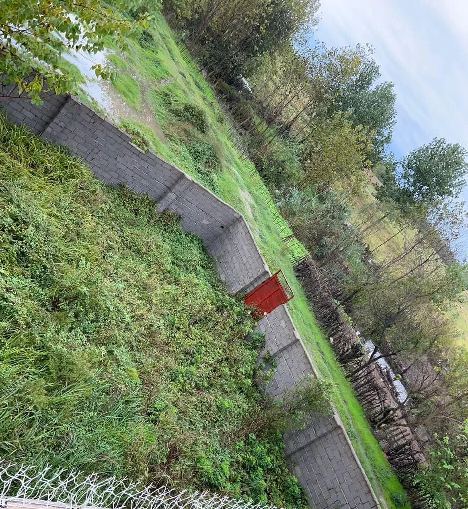 ۴۴۰ متر زمین ،سه بر ،در محیطی ارام و دنج