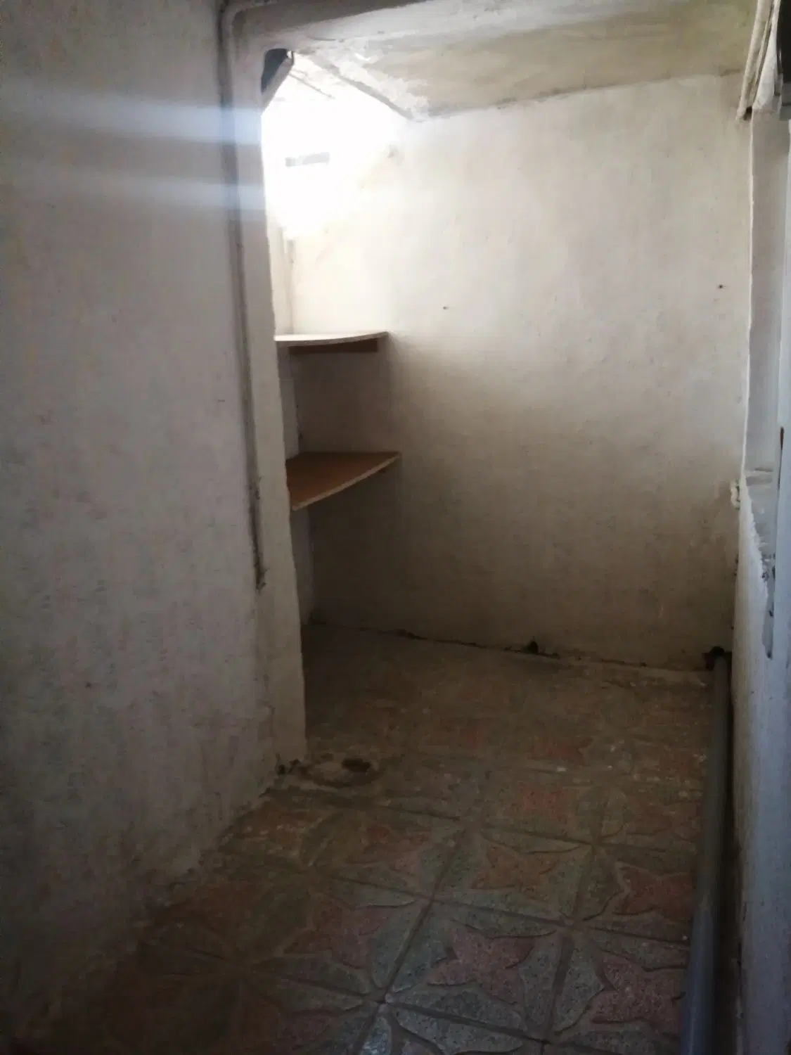اجاره خانه ۵۰ متری با یک حیاط بزرگ