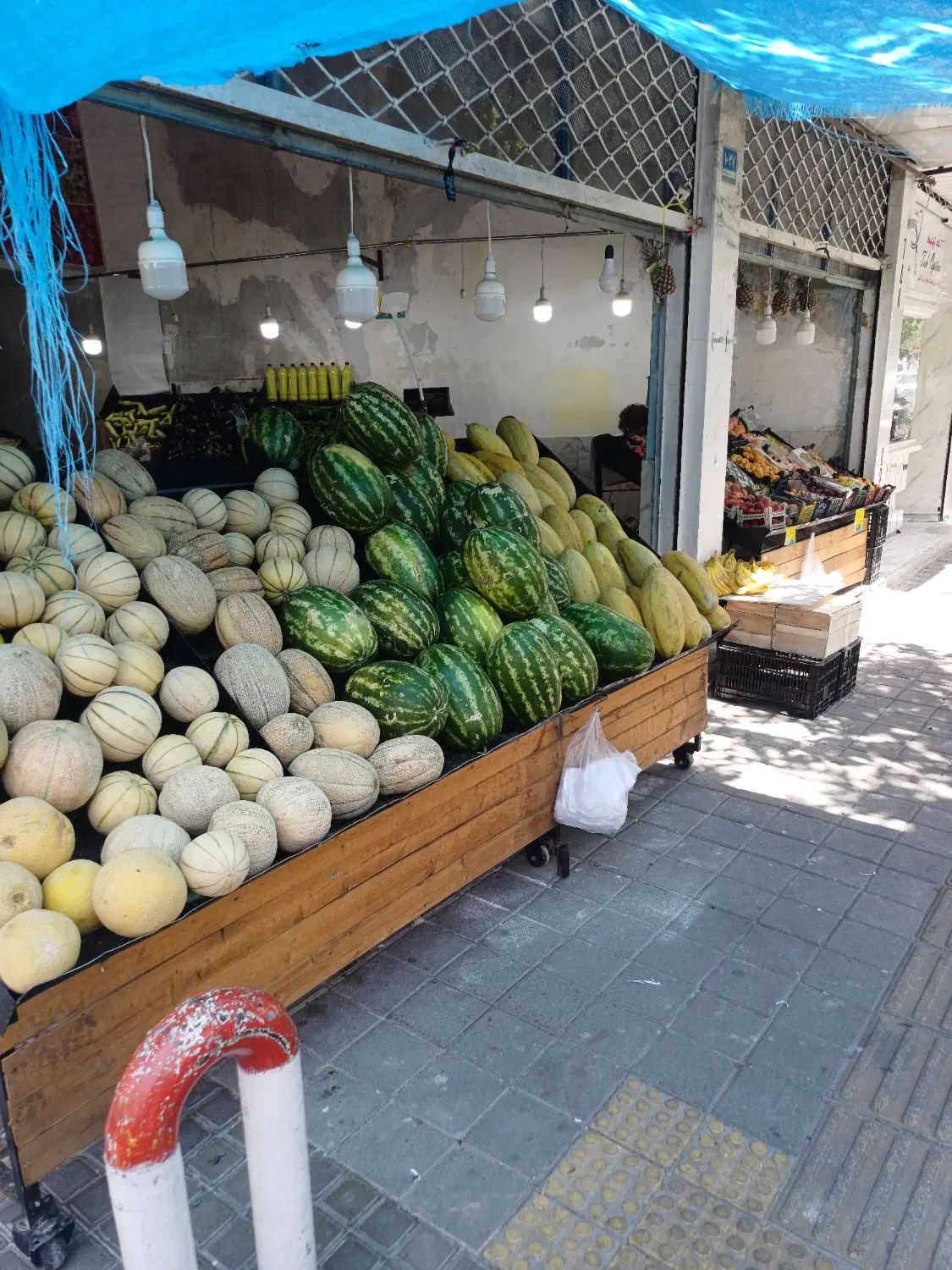 مغازه میوه فروشیم