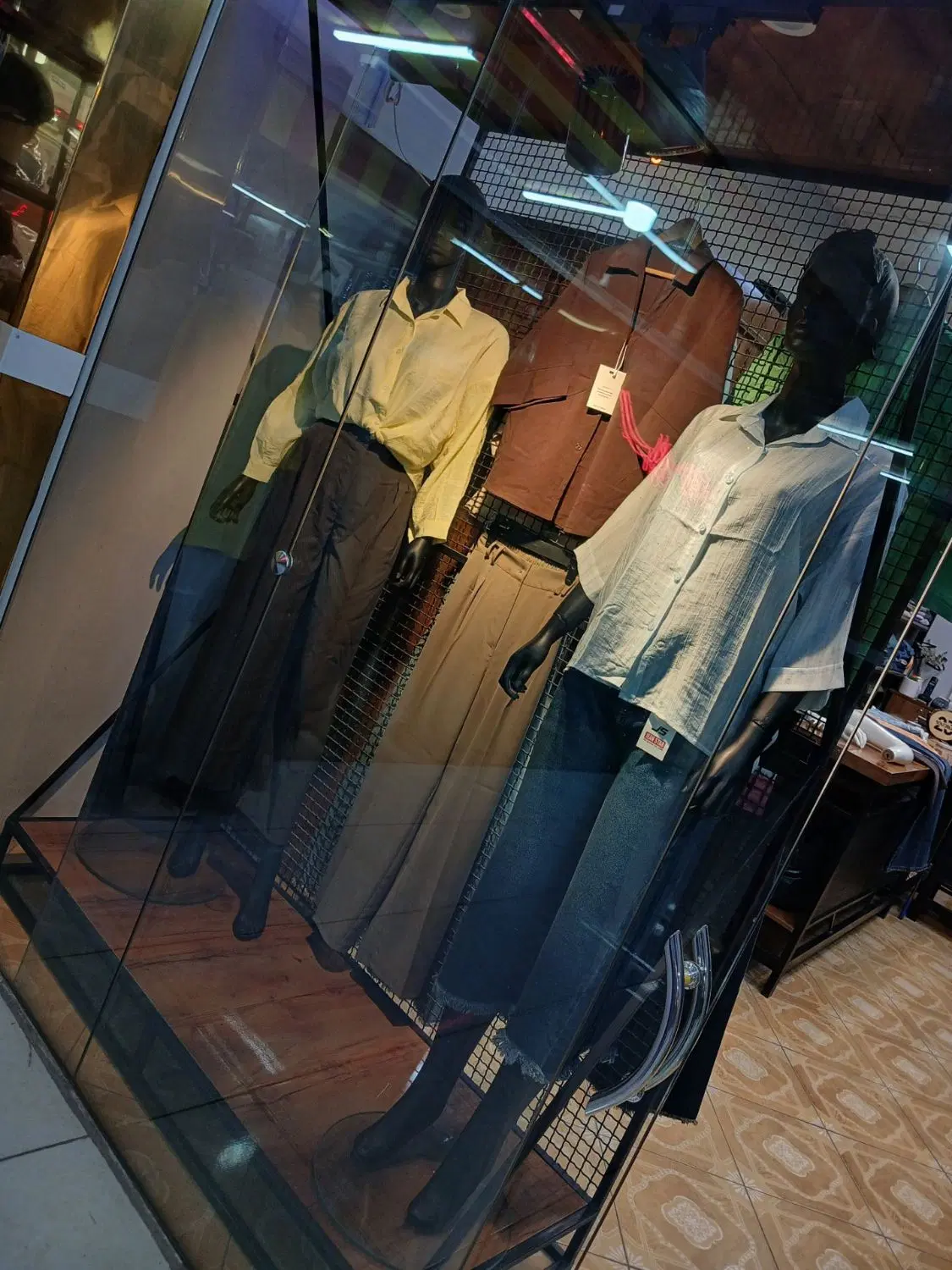 مغازه فروشی
