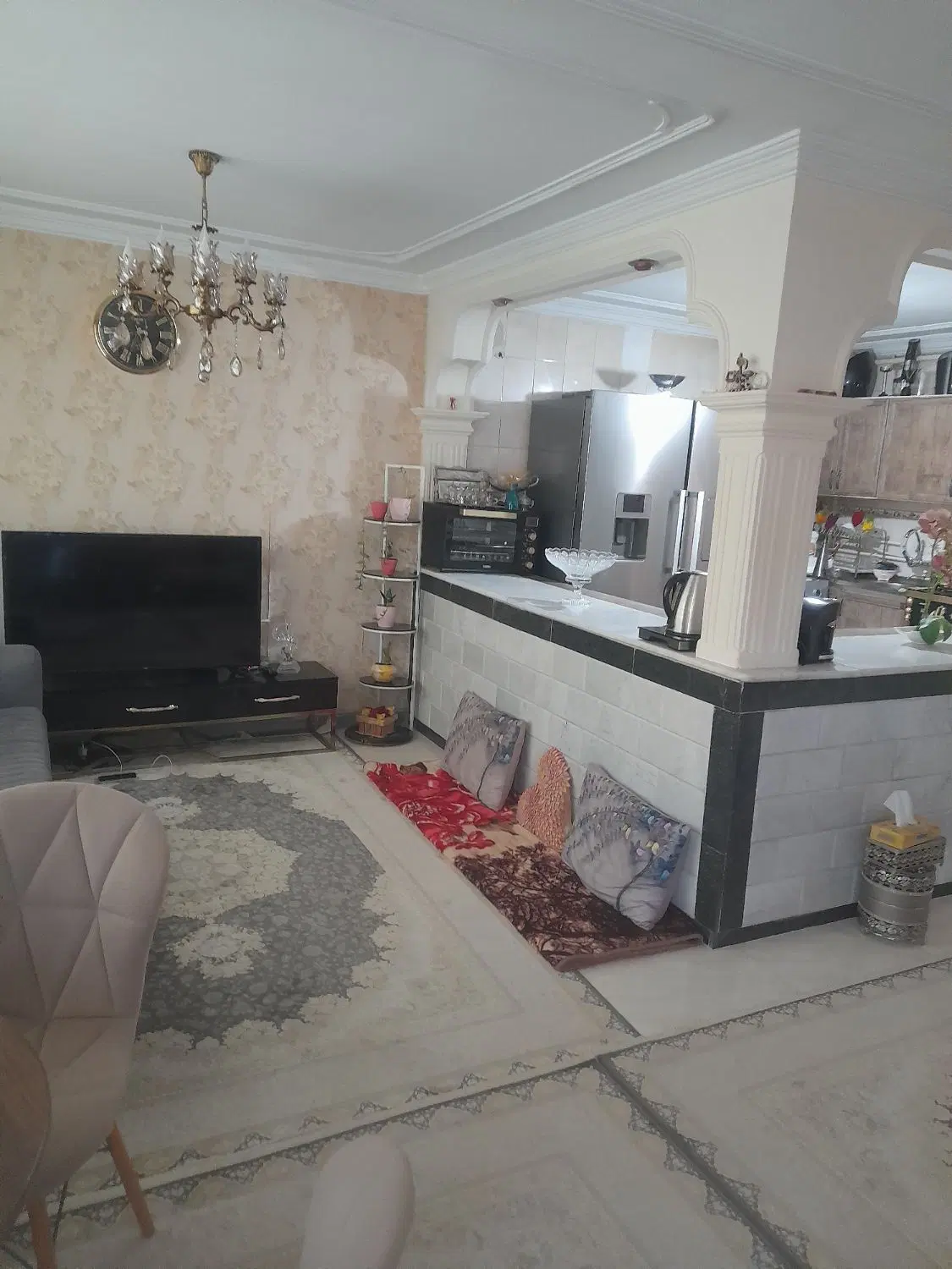 ساختمان جنوبی ۶۰متر  طبقه ۳ واقع درال گلی کوی دانش