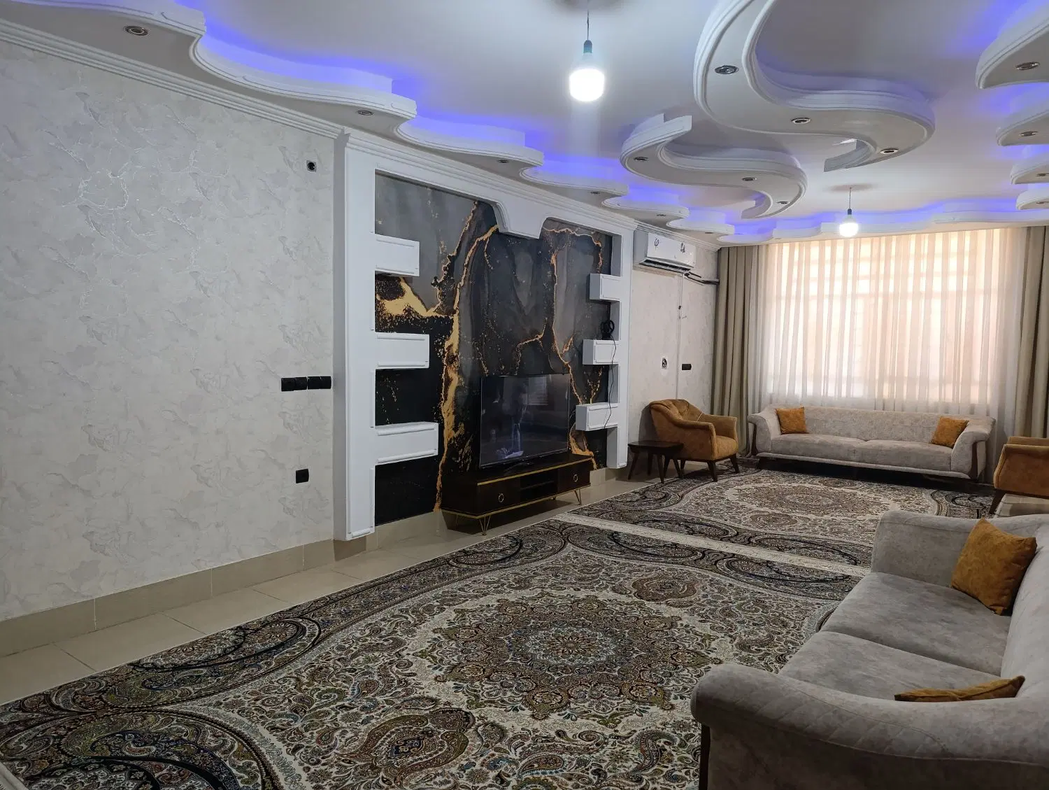اپارتمان طبقه دوم کوی ارتش