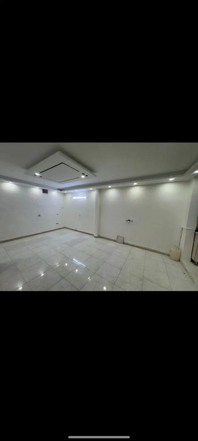 واحد ۷۰متری طبقه سوم خیابان ۲۰متری کسری