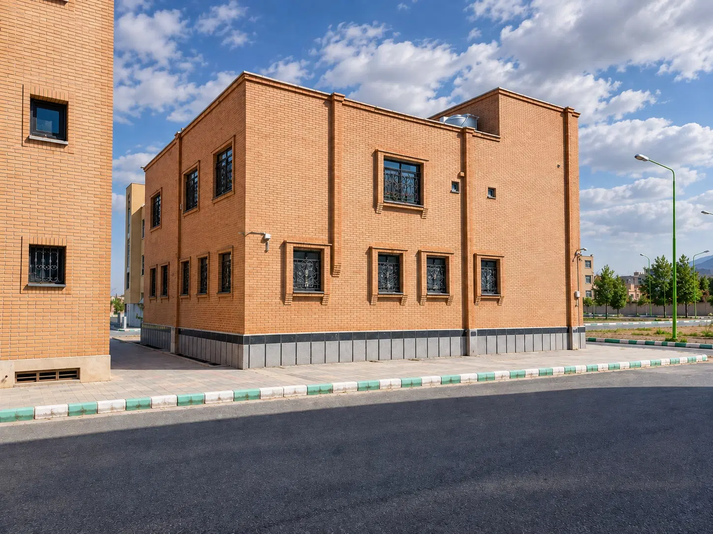 فروش و تهاتر ملک تجاری و اداری