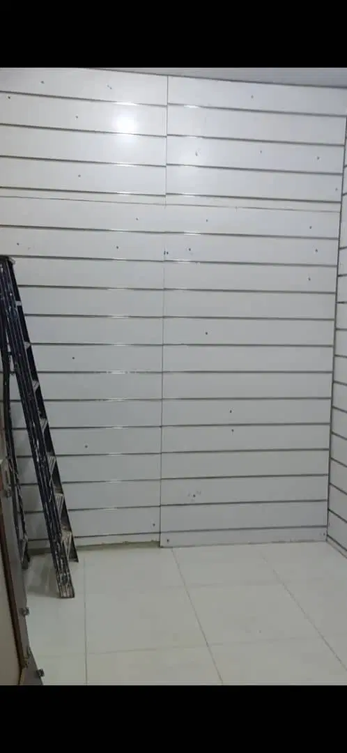 مغازه در بازار مرکزی