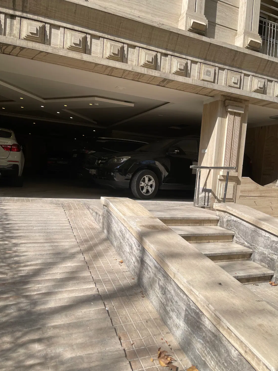 سعادت اباد خیابان یکم