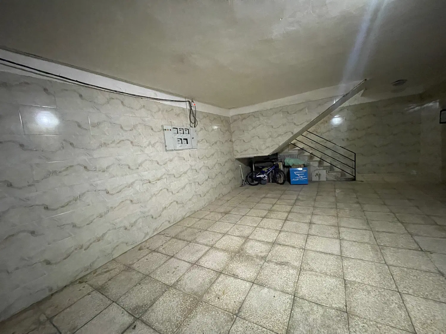 فروش تک واحدی ۹۵ متری با پارکینگ اختصاصی