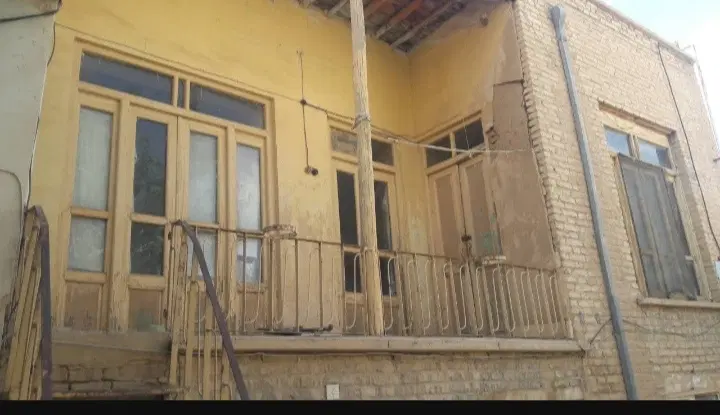 خانه کلنگی درمرکزشهرضا